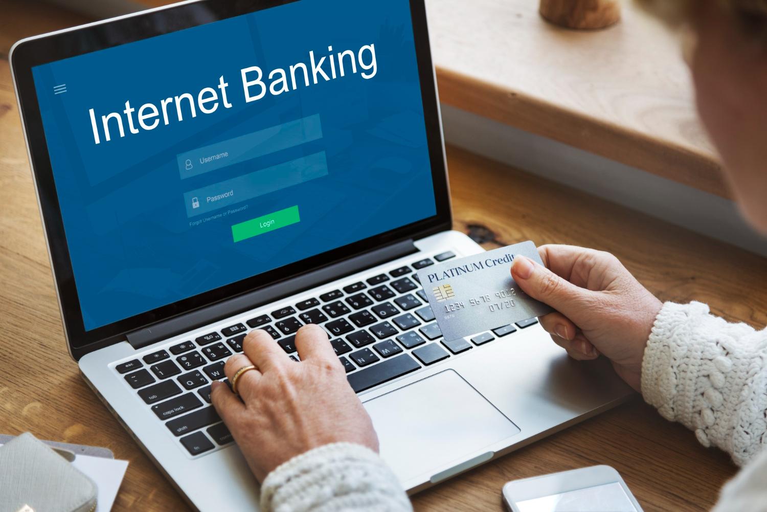 Bez wysiłku i bezpieczna bankowość internetowa z Wealthrocony